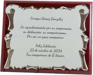 Placa de homenaje personalizada con texto grabado