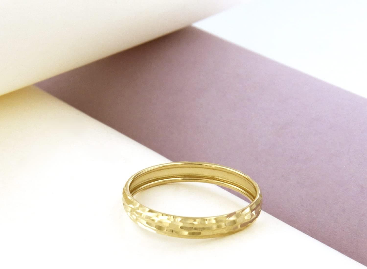 Fedina de compromiso Lucchetta en oro amarillo con efecto diamantado, foto 2