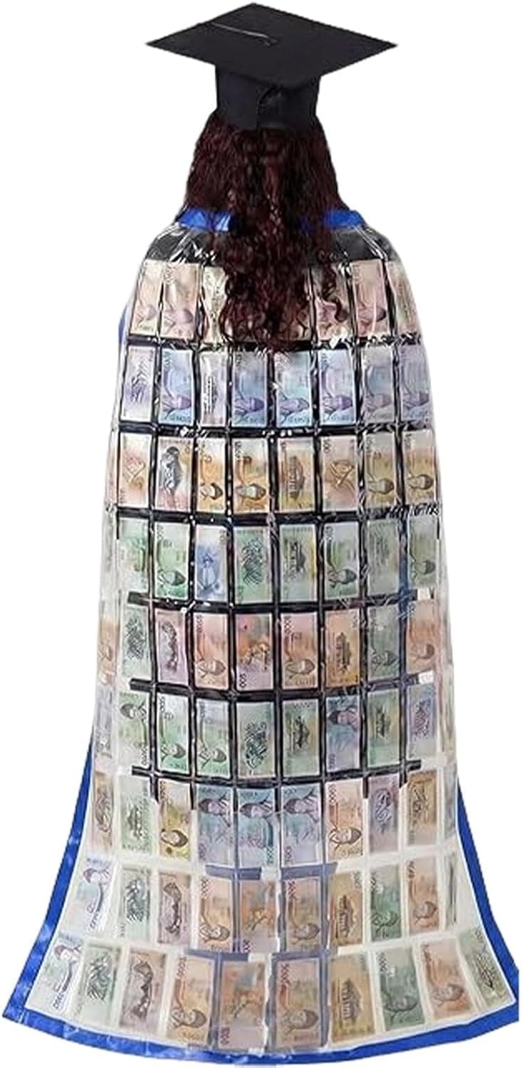 La banda de graduación con el bolsillo cosido para guardar dinero o un sobre durante la ceremonia