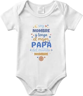 Body blanco de bebé con un diseño impreso en el pecho, extendido sobre fondo neutro