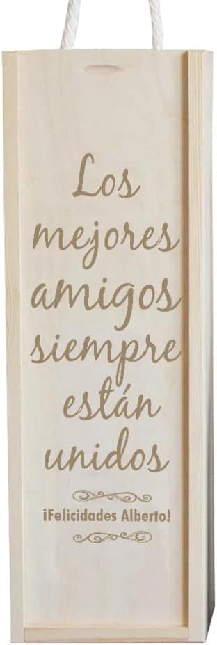Detalle del grabado «Los mejores amigos siempre están unidos» sobre la tapa corredera