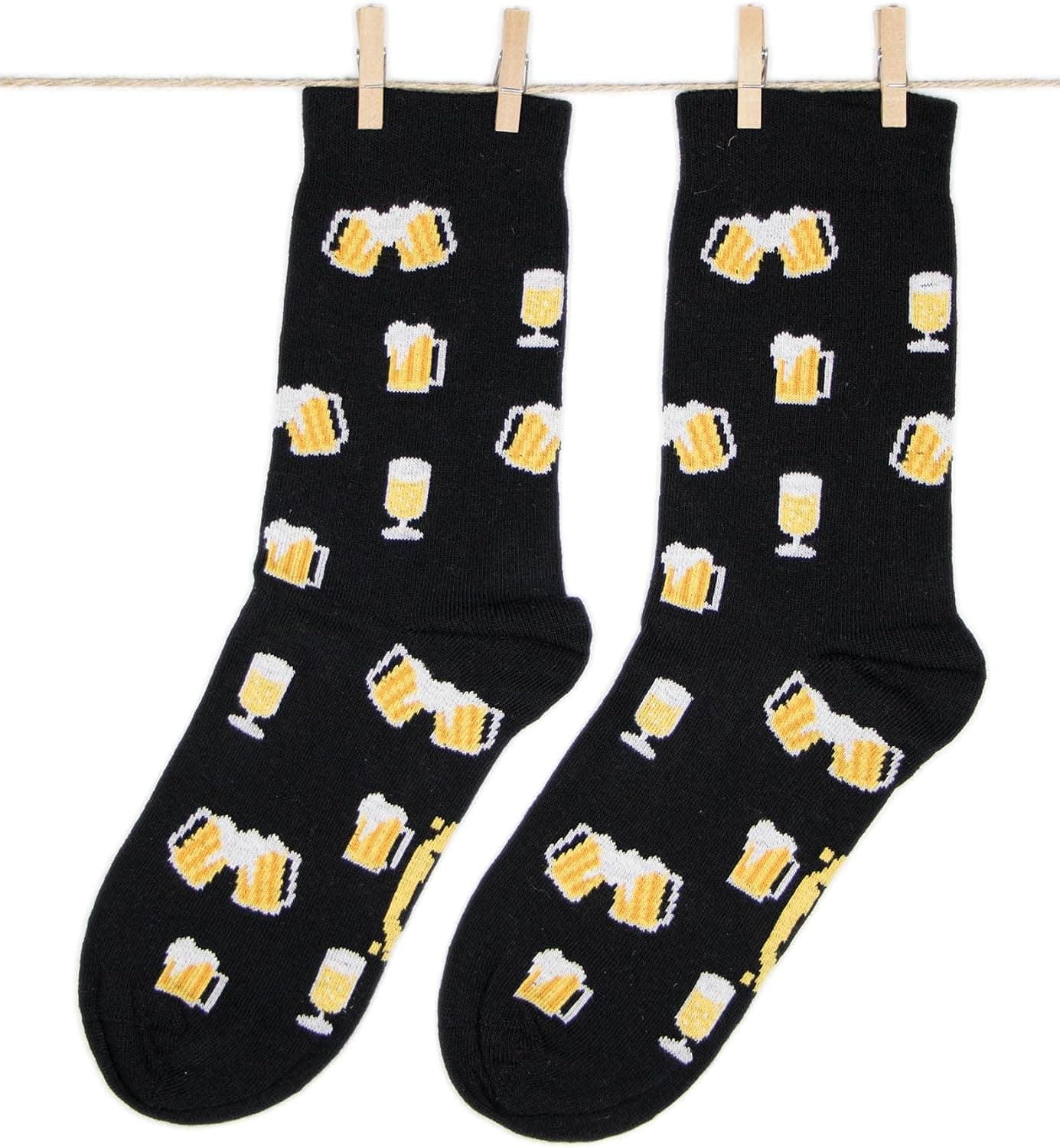 Calcetines negros con dibujos de cerveza