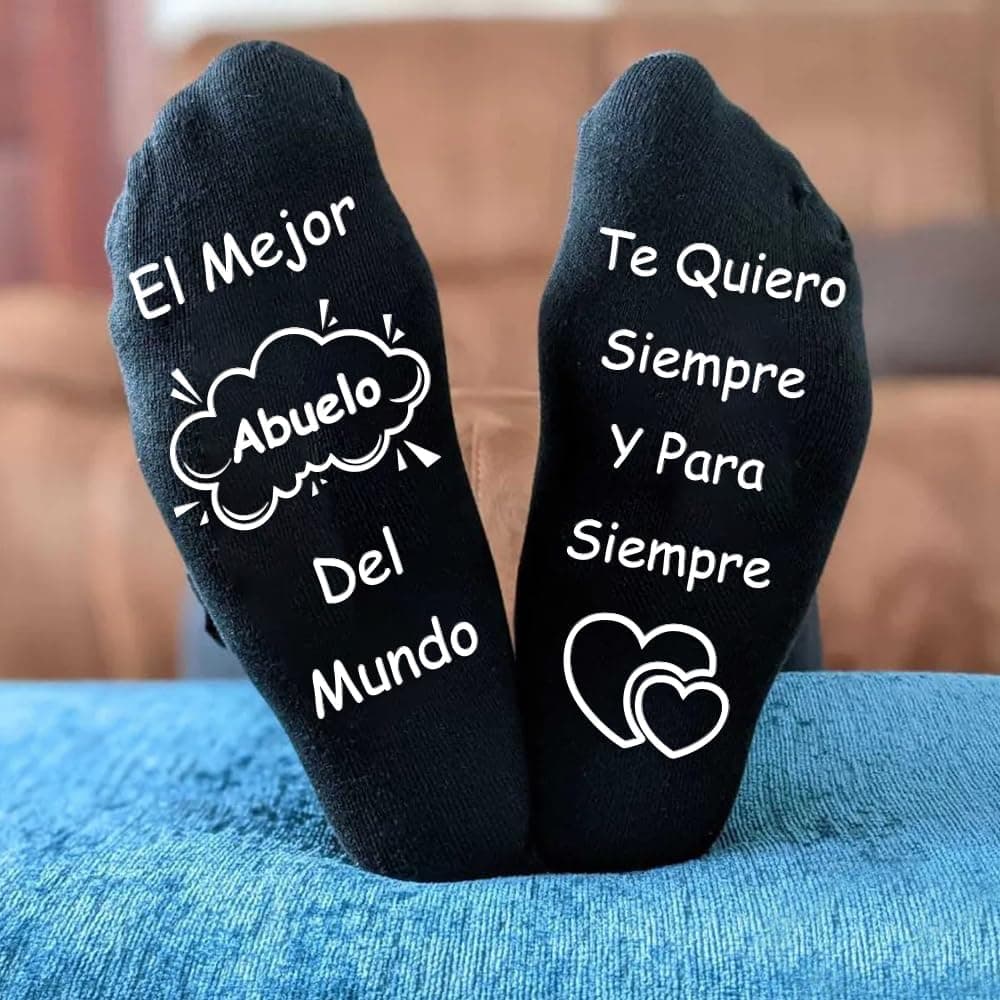 Par de calcetines con una foto personalizada impresa, presentados en su caja de regalo