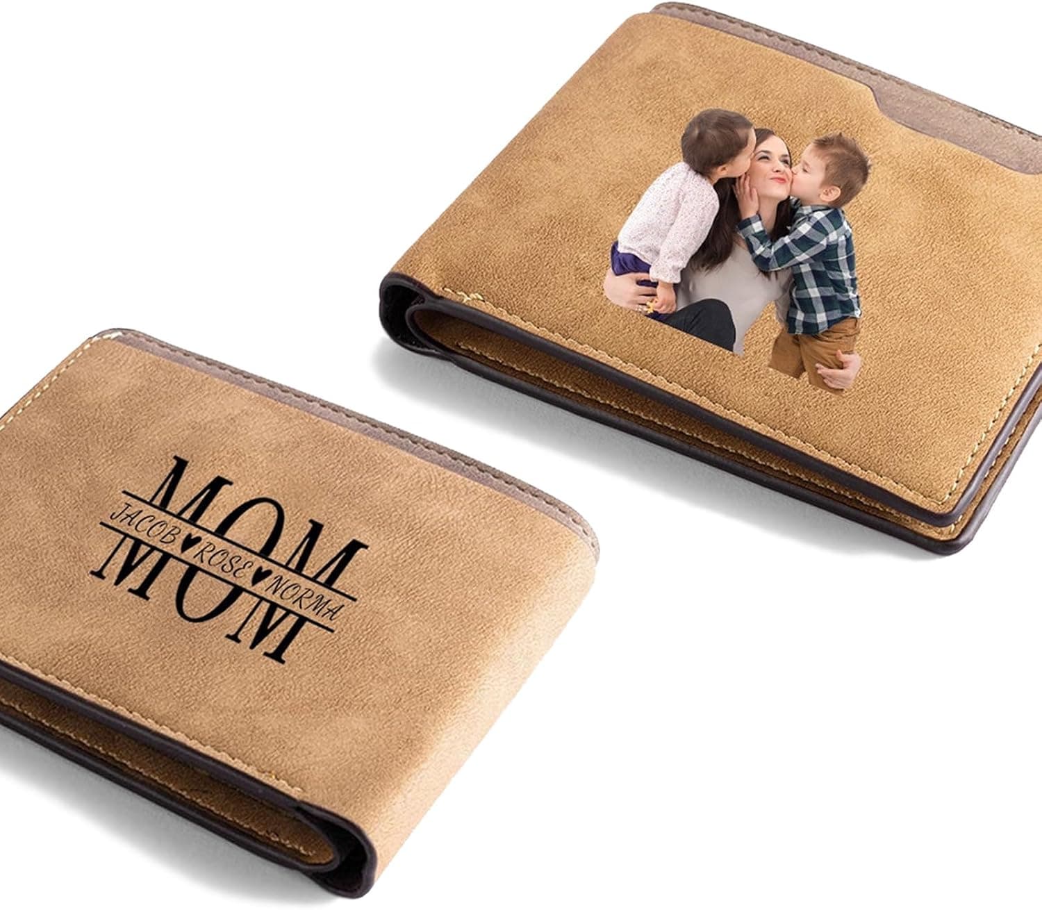 Cartera plegable de piel oscura con una fotografía grabada en la parte interior y unas iniciales en la exterior