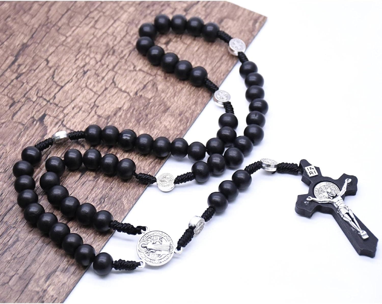 Collar de cruz con cuentas de madera estilo rosario, foto 3