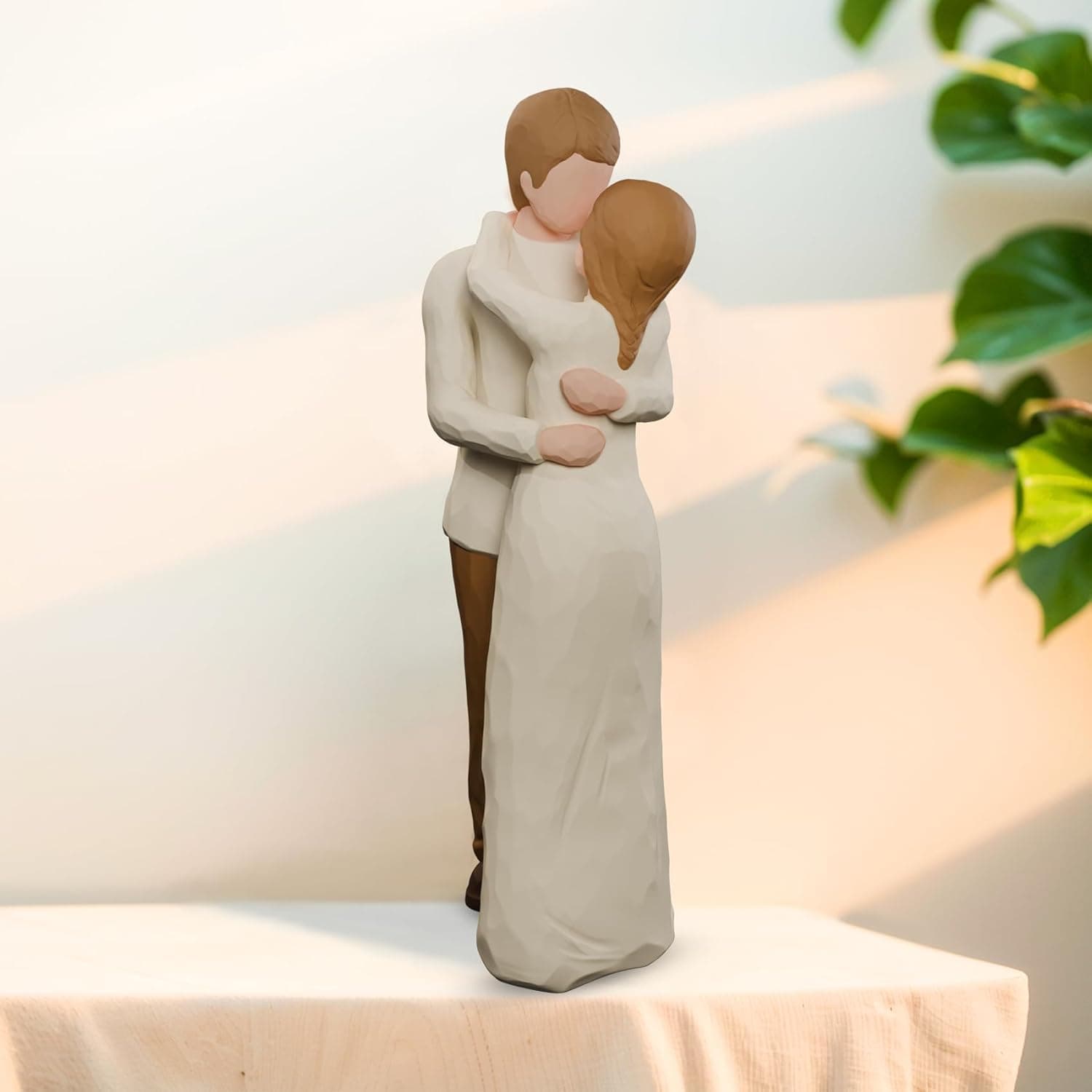 Figura de Pareja Abrazada, foto 3