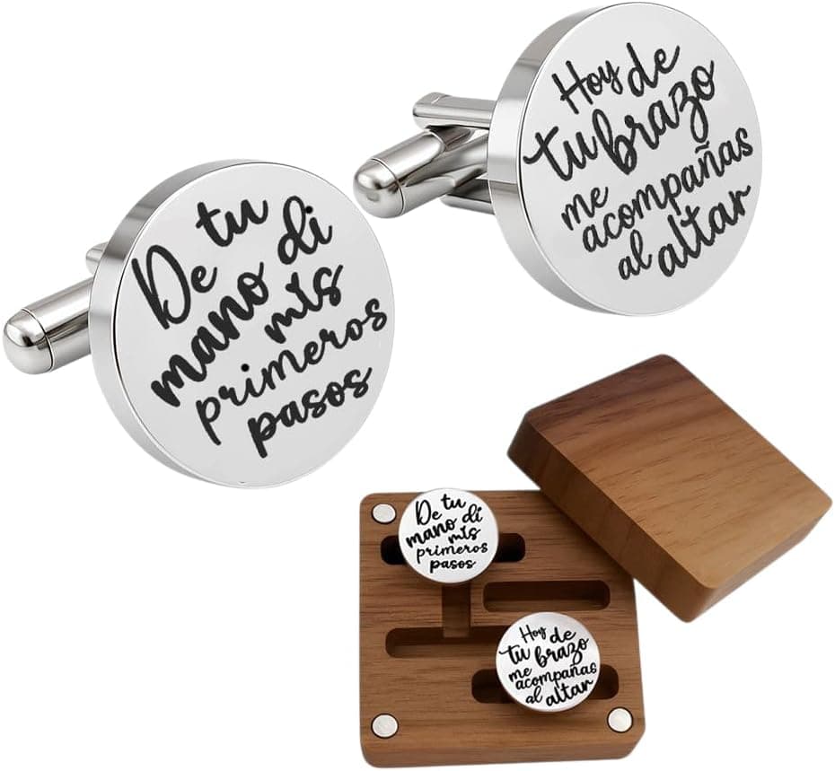 Par de gemelos de acero inoxidable grabados con un mensaje para el padrino, junto a su caja de madera personalizada