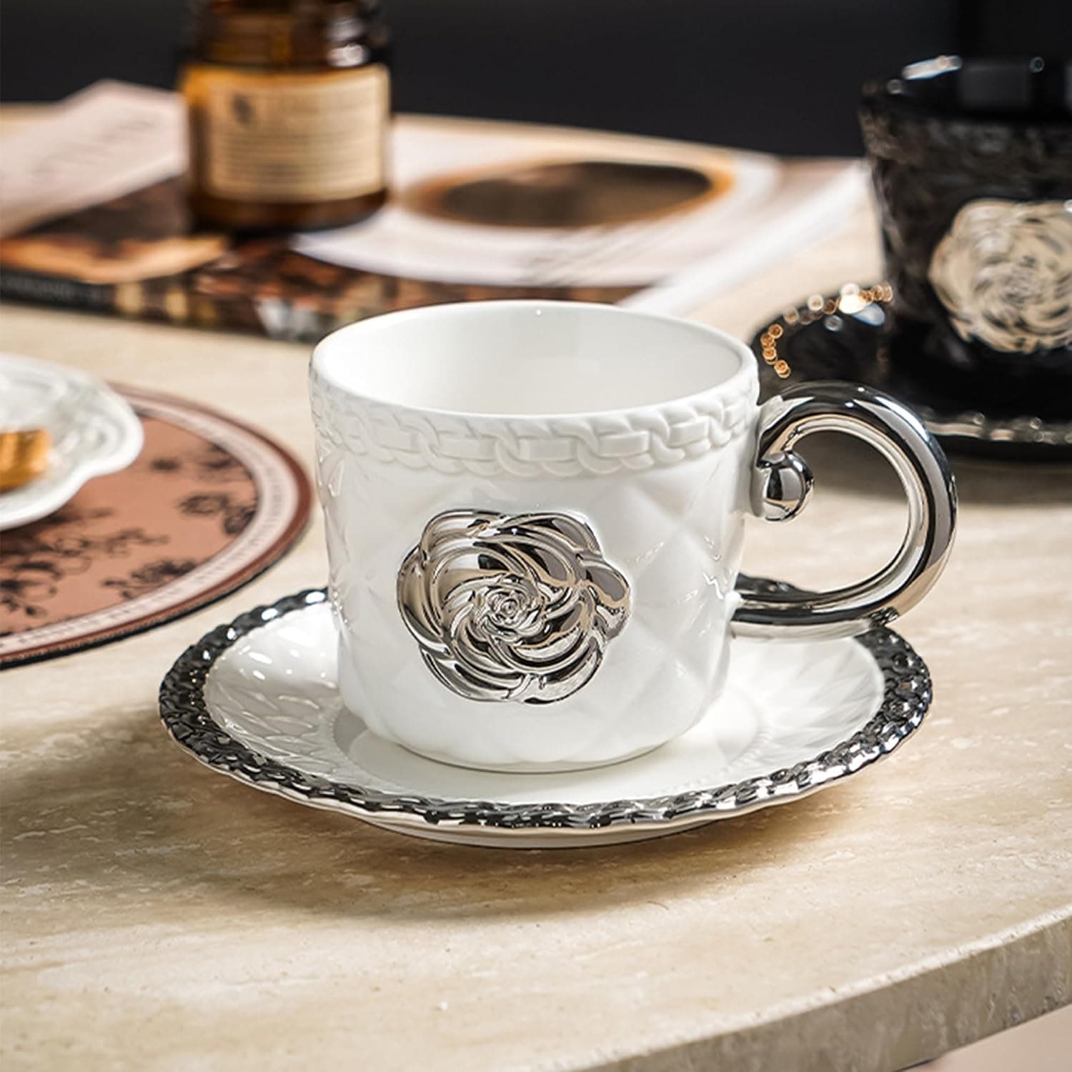 Detalle del acabado de la porcelana blanca