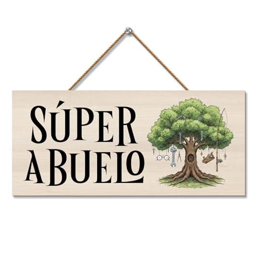 Tabla de madera clara de 31x14 cm colgada de un cordón, con el texto «súper abuelo» a la izquierda y un árbol ilustrado con gafas, una llave inglesa y una caña de pescar colgando de las ramas