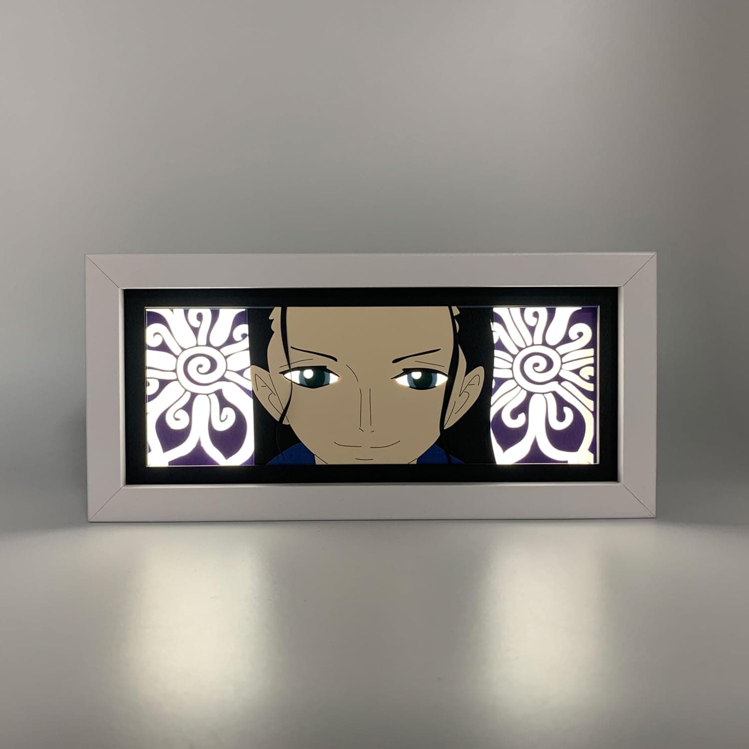 Lámpara caja de luz con la figura de Robin de One Piece iluminada