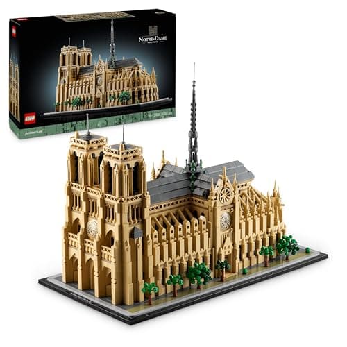 Maqueta LEGO de la catedral de Notre Dame de París con sus rosetones