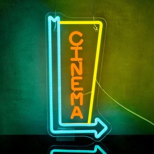 Letrero de neón de cine visto desde otro ángulo, colgado con su cable