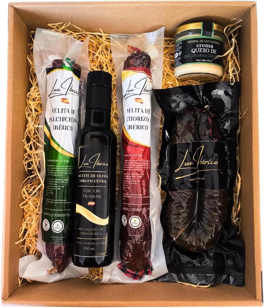 Lote gourmet de embutido ibérico, queso y aceite de oliva en caja de presentación