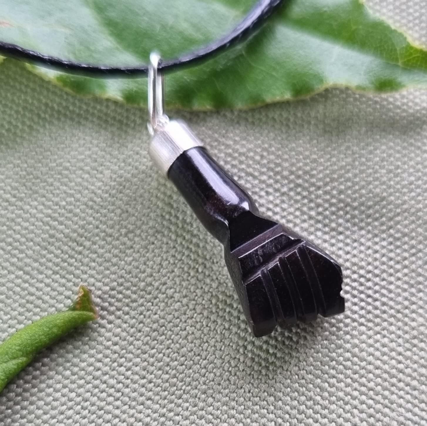 Mano de Azabache Asturiano con Casquillo de Plata, foto 3