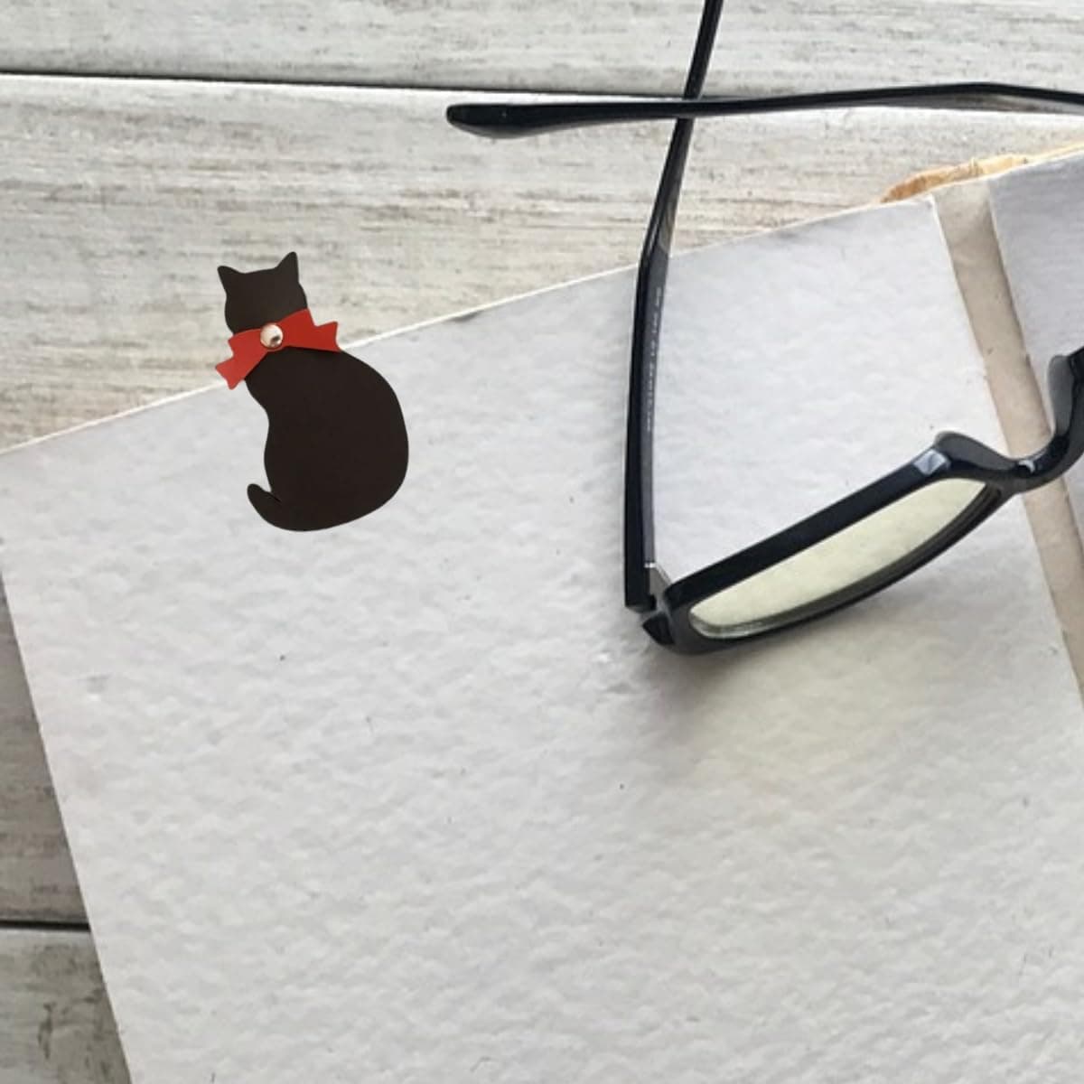 Marcapáginas con forma de gato para amantes de la lectura