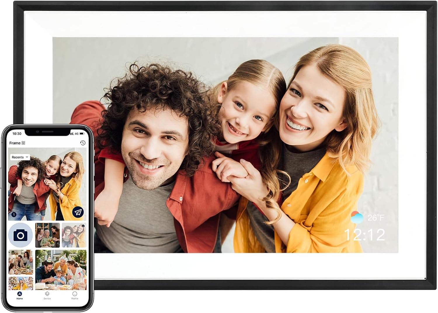 Marco digital de fotos negro con pantalla táctil mostrando una fotografía familiar