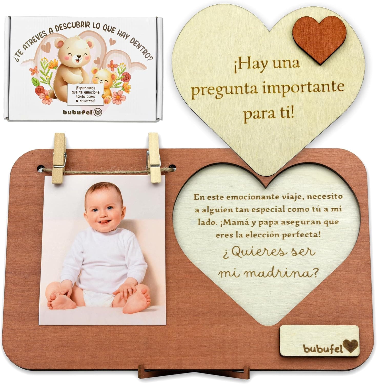 Marco de madera con un corazón grabado con el mensaje «¿Quieres ser mi madrina?» y una pinza para sujetar la foto del bebé
