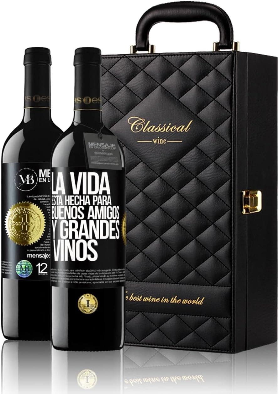 Las dos botellas con etiqueta negra personalizada junto al maletín cerrado