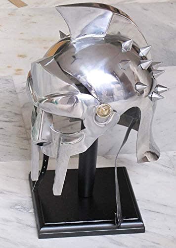 Detalle de la cresta del casco de gladiador