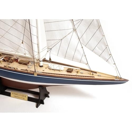 Piezas de madera del kit Occre Endeavour