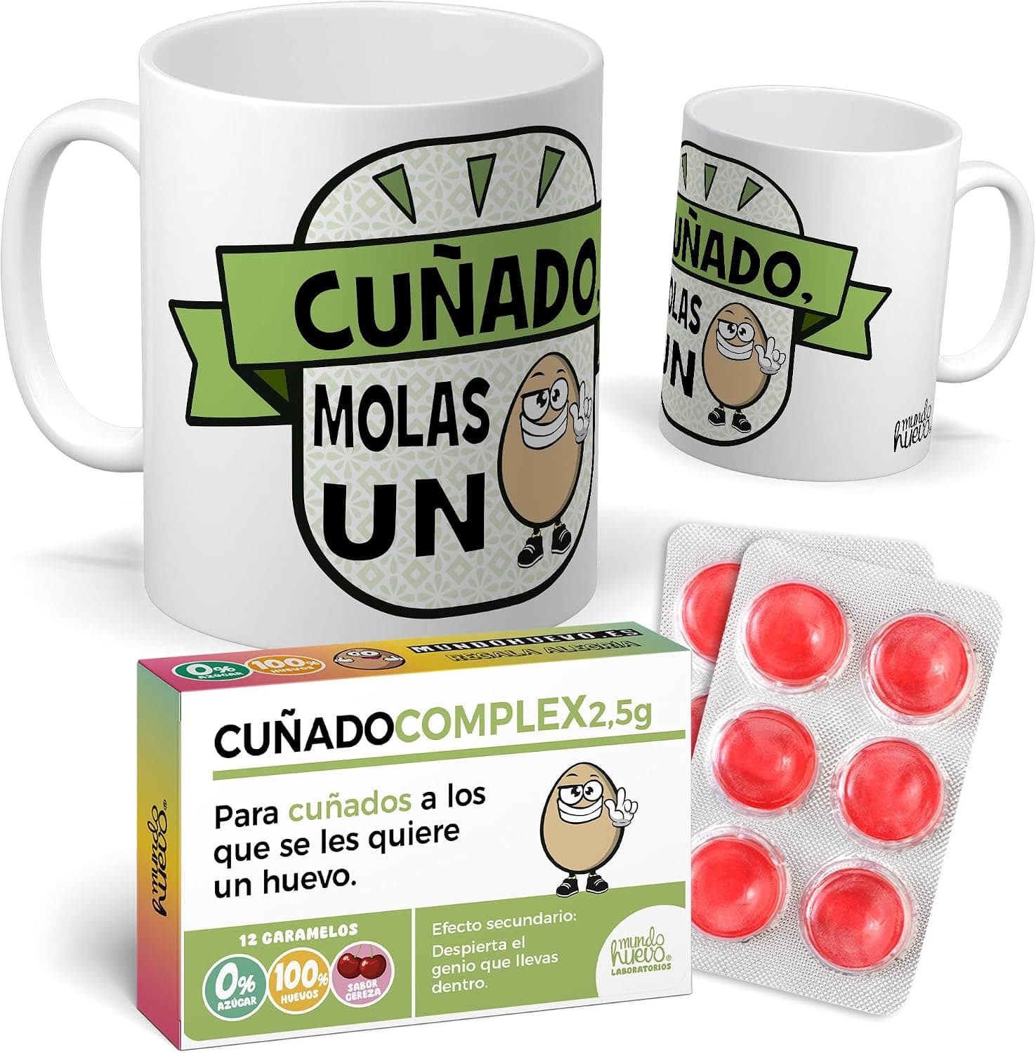 Taza con el mensaje Cuñado molas un huevo junto al blíster de caramelos
