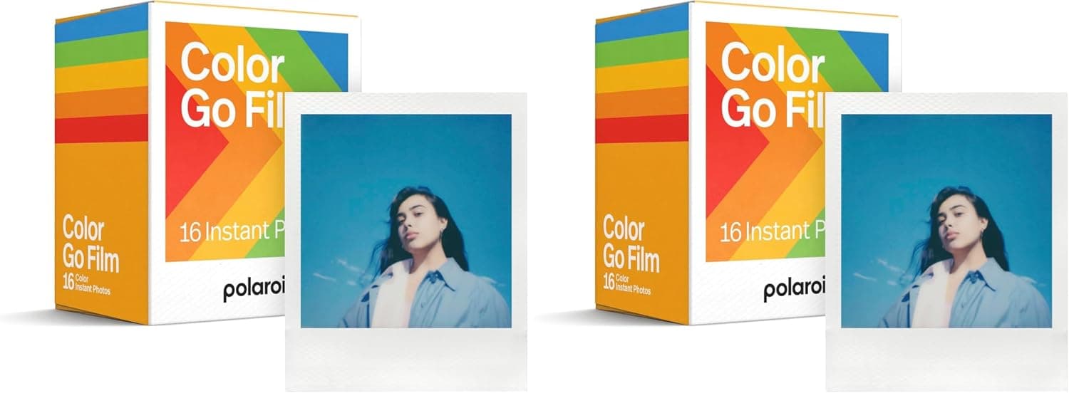 El pack doble de película Polaroid Go junto a una foto en miniatura revelada
