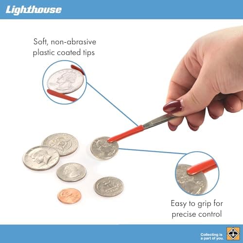 Pinzas sujetando una moneda