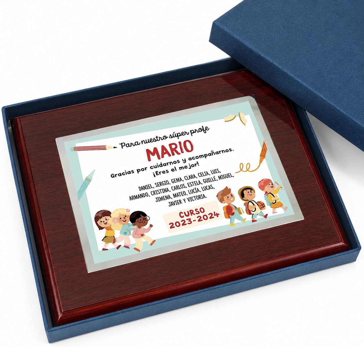 Placa de madera caoba con lámina de aluminio grabada, personalizada con el nombre del profesor y los alumnos