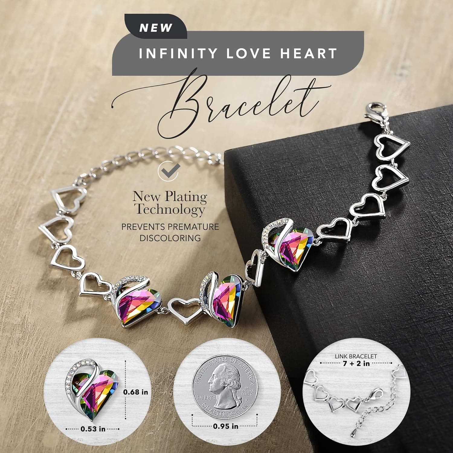 Detalle del tamaño de los corazones y de la extensión de la pulsera junto a una moneda de referencia