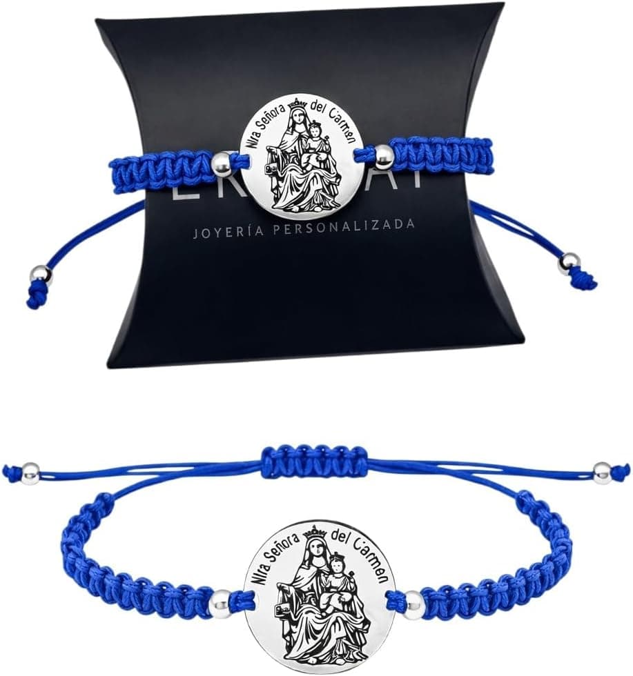 Pulsera de hilo macramé con medalla de la Virgen del Carmen