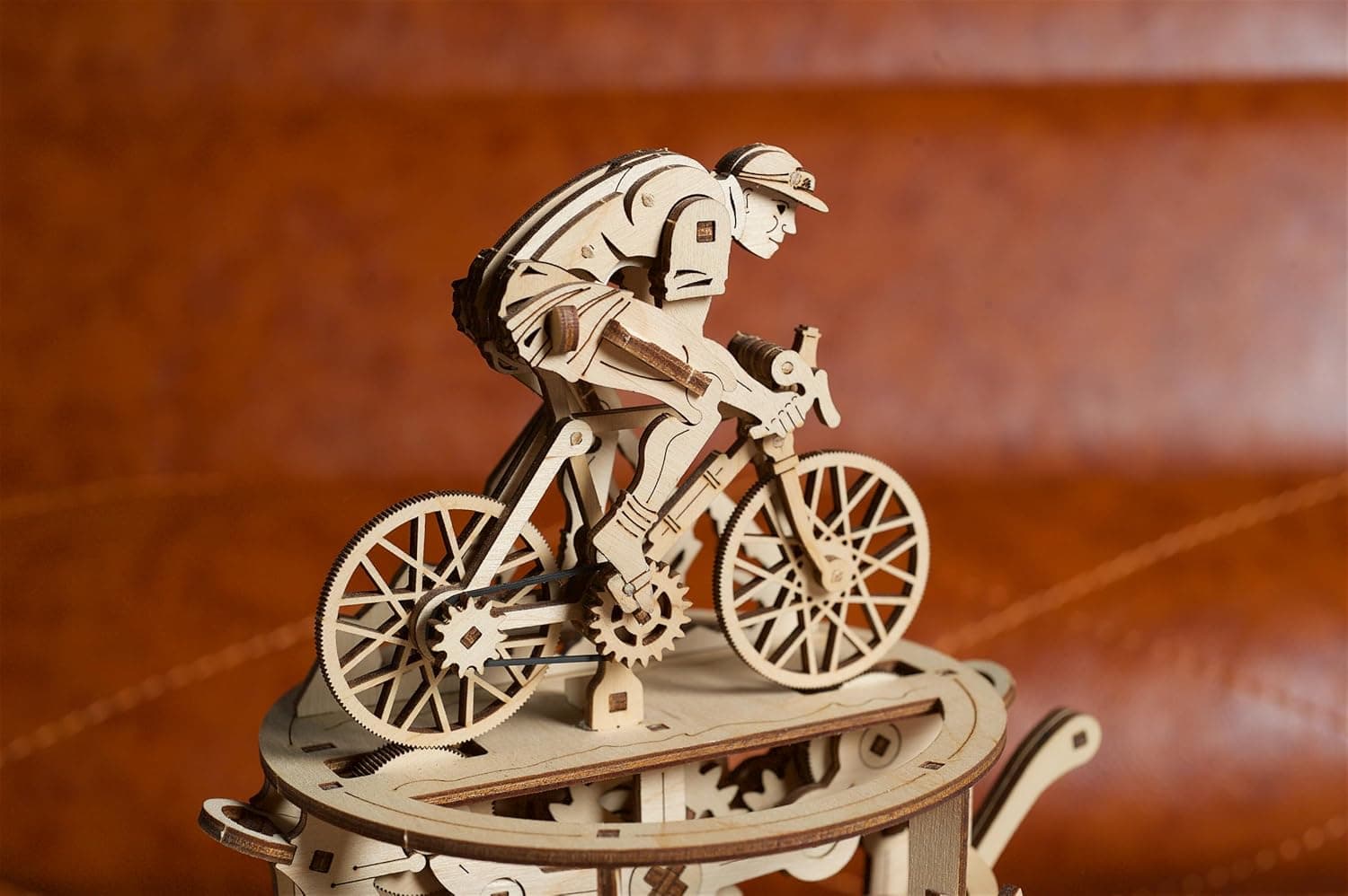 Puzzle 3D de madera, ciclista mecánico UGEARS, foto 3
