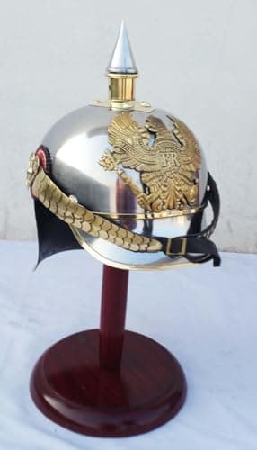 Detalle del pincho de latón del Pickelhaube