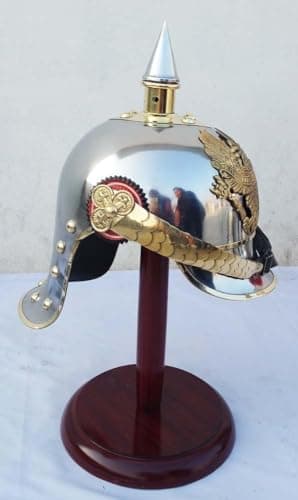 Escudo frontal del casco prusiano