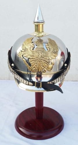 Réplica del casco Pickelhaube prusiano con pincho