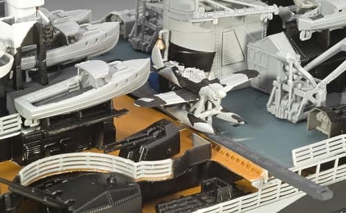 Caja del kit Revell Tirpitz