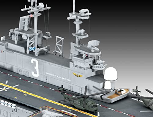 Caja del kit Revell Wasp Class