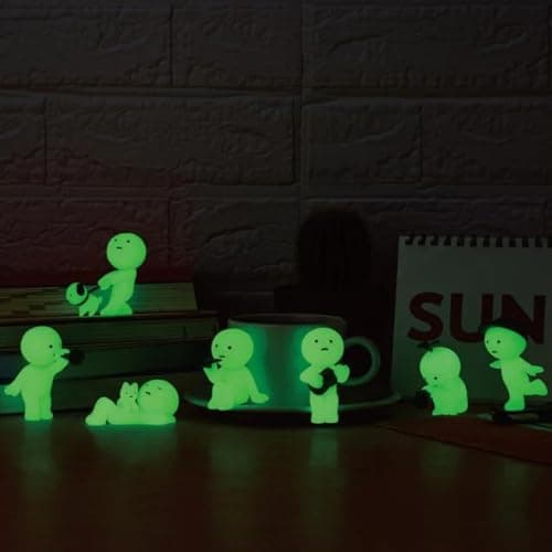 Detalle de la figura brillando en la oscuridad