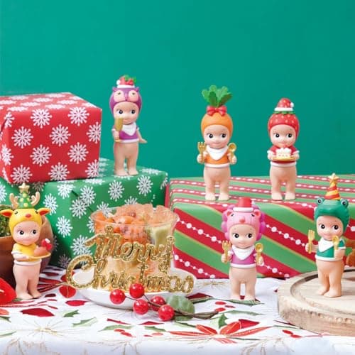 Detalle del gorro con temática de cena festiva