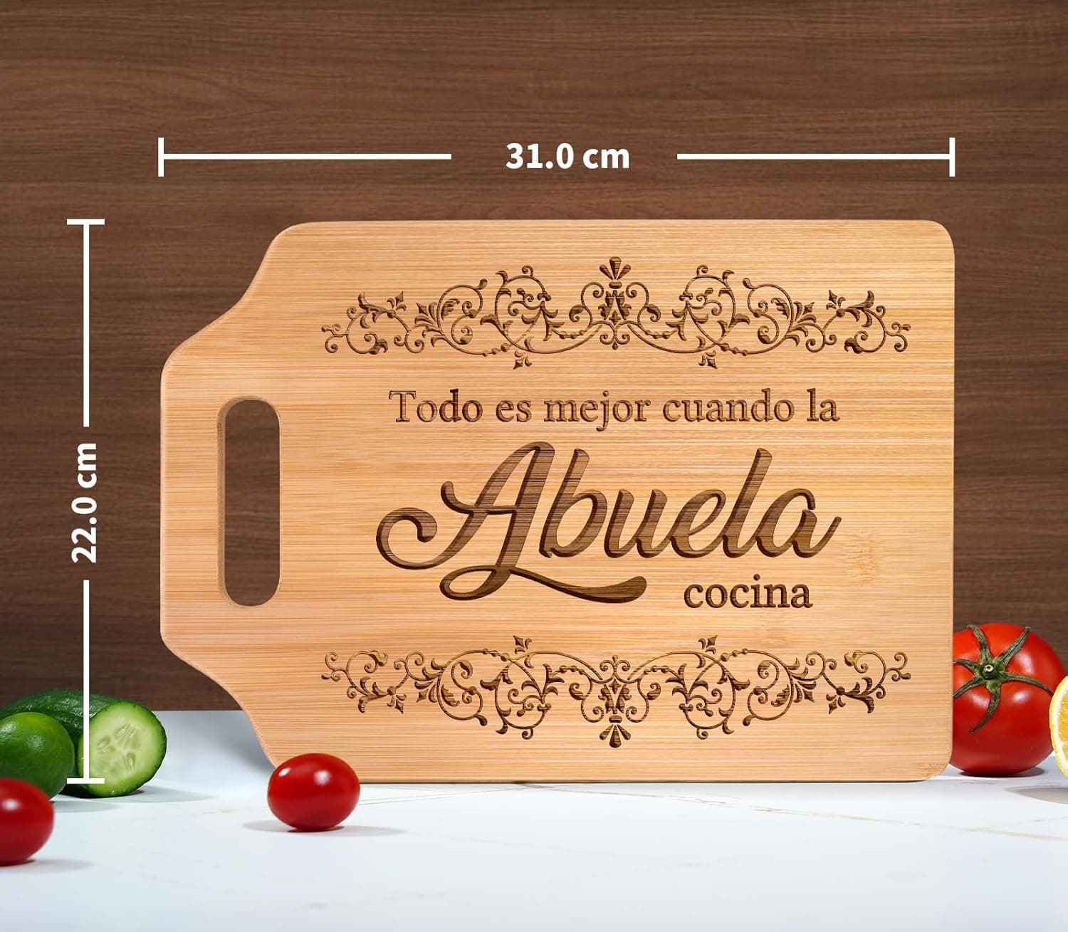 La tabla apoyada en la encimera de una cocina