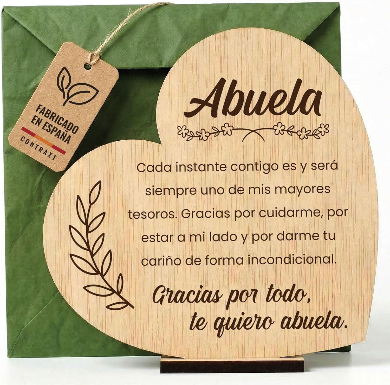 Tarjeta de madera en forma de corazón con dedicatoria para la abuela