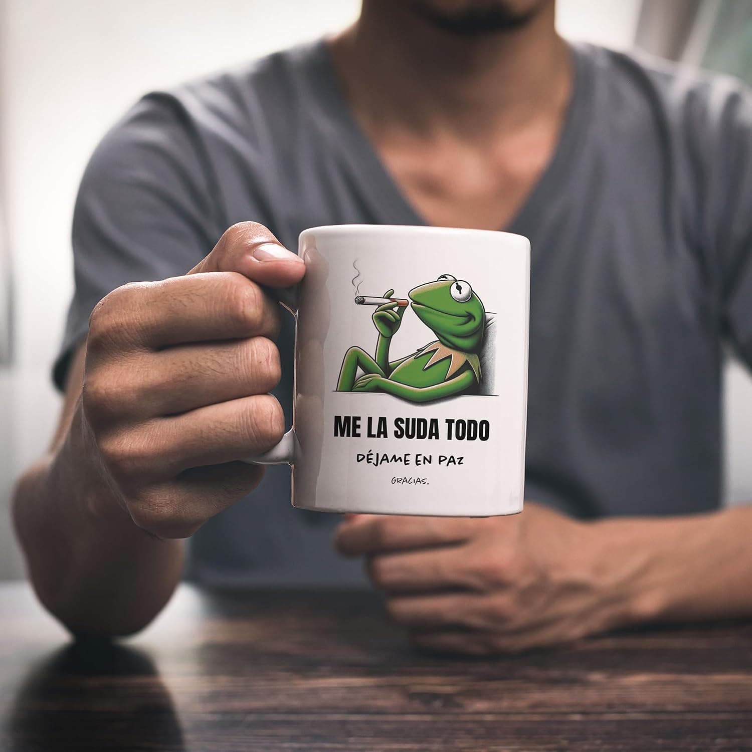 Detalle del texto impreso en la taza
