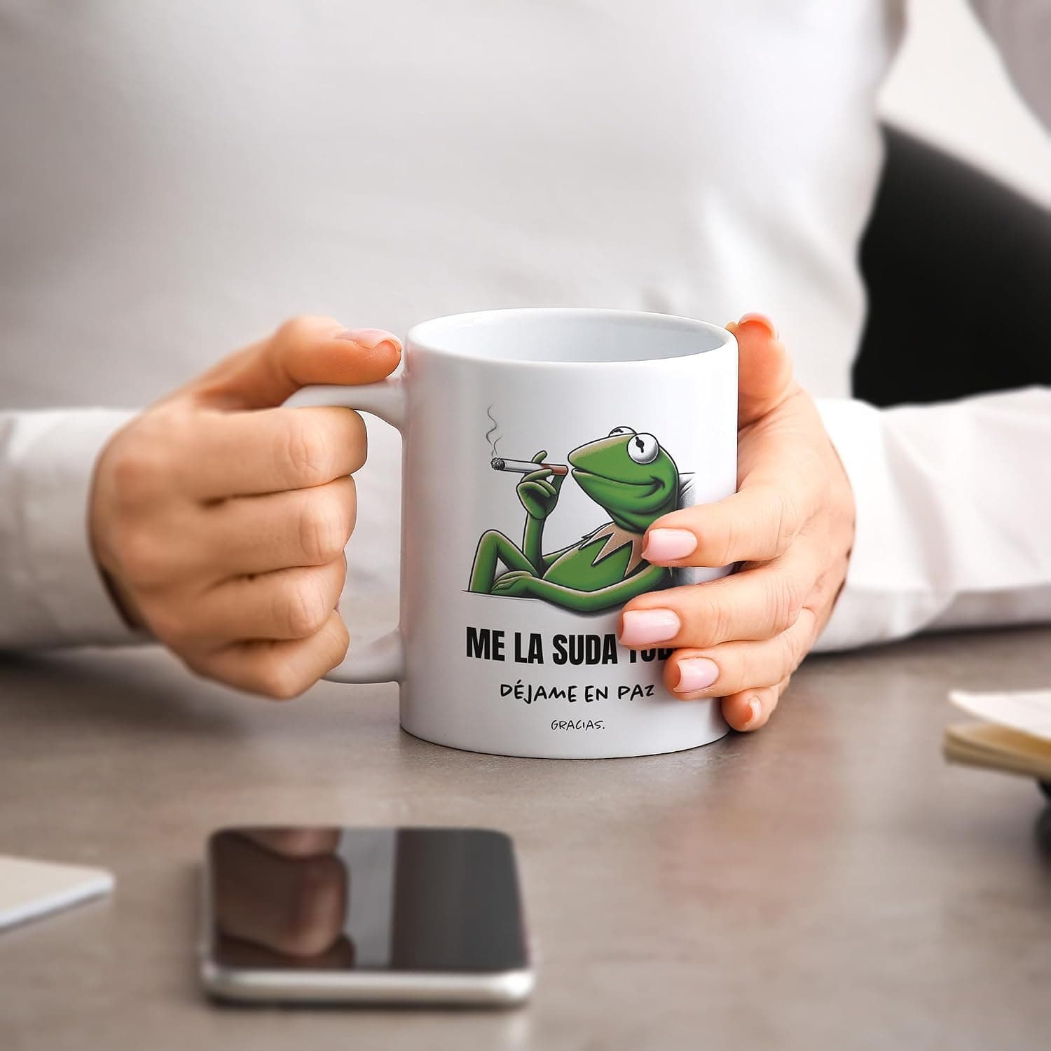 Taza junto a su empaquetado