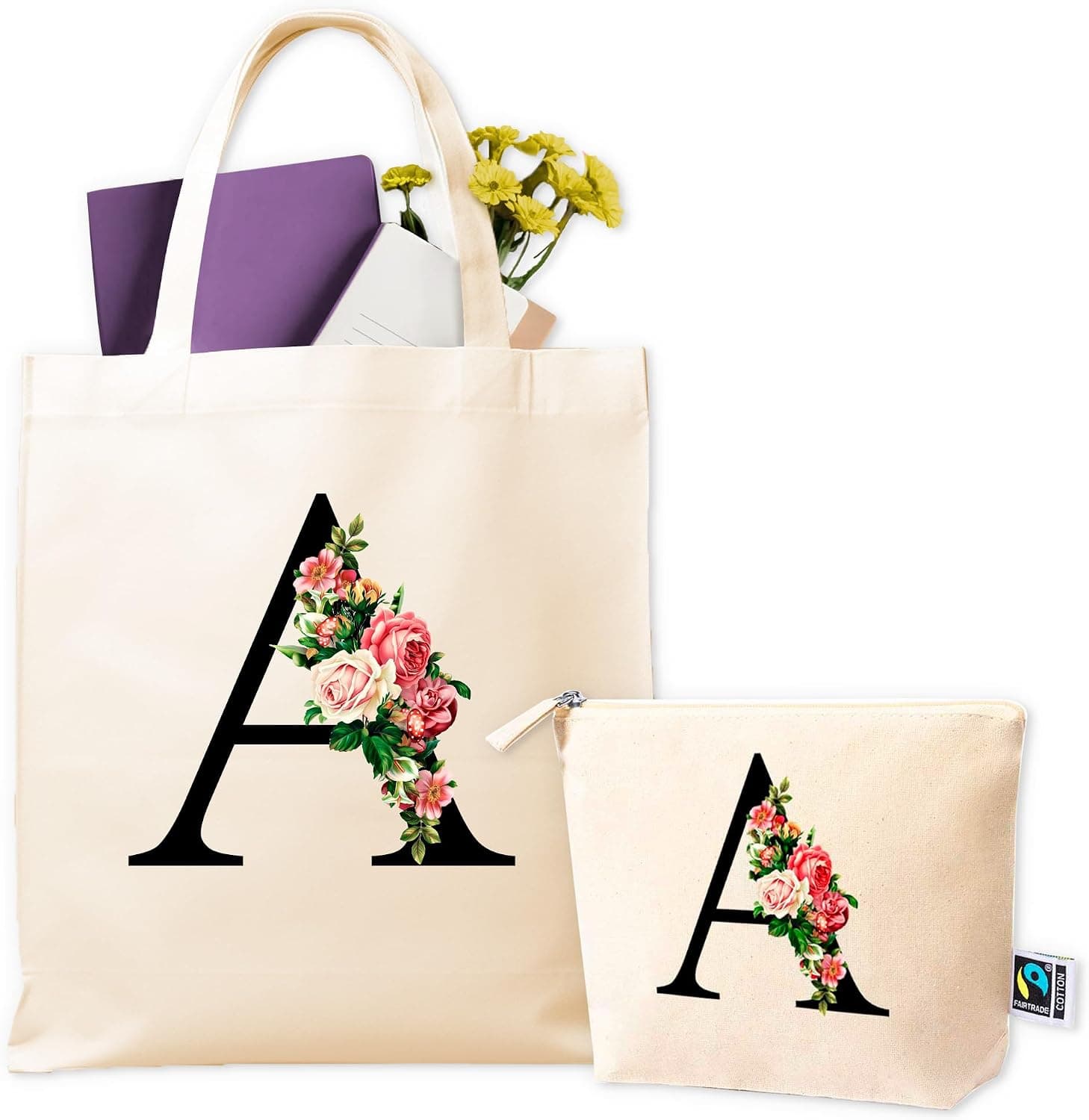 Bolsa de tela y neceser a juego con la letra A decorada con flores, junto a una libreta y unas flores dentro de la bolsa | /img/regalos/tote-bag-neceser-personalizado-mujer-2.jpg | Collage con la bolsa y el neceser como regalo para profesoras, amigas, madres o pareja, cada uno con su inicial floral personalizada