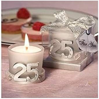 Vela conmemorativa dentro de su caja de regalo, con el motivo de bodas de plata