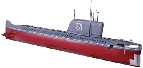 Casco del submarino Zvezda en escala 1:350