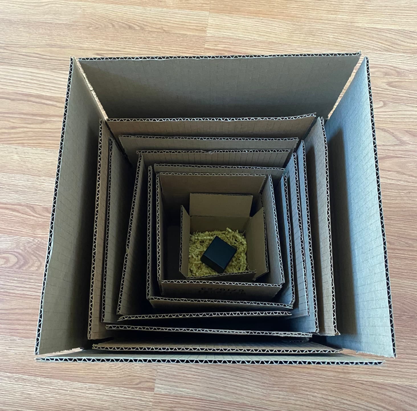 Cajas rusas de broma para regalo