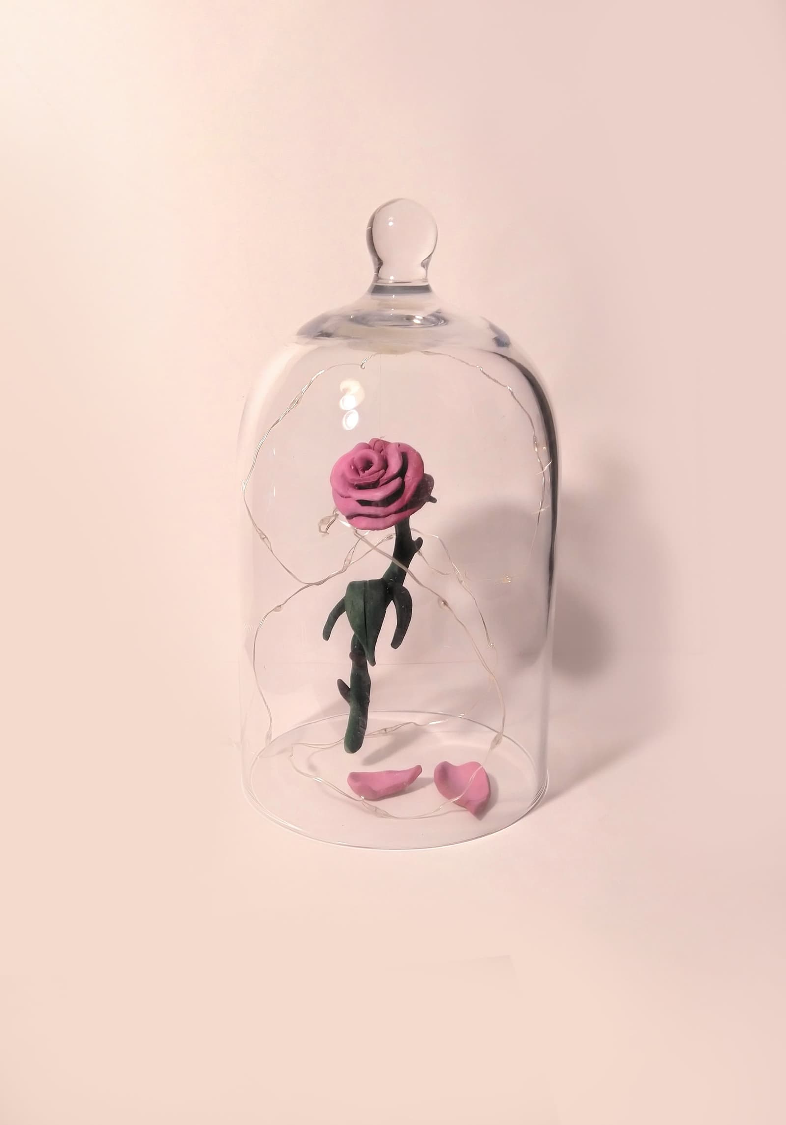 Figura de la Rosa Encantada de la Bella y la Bestia, foto 3