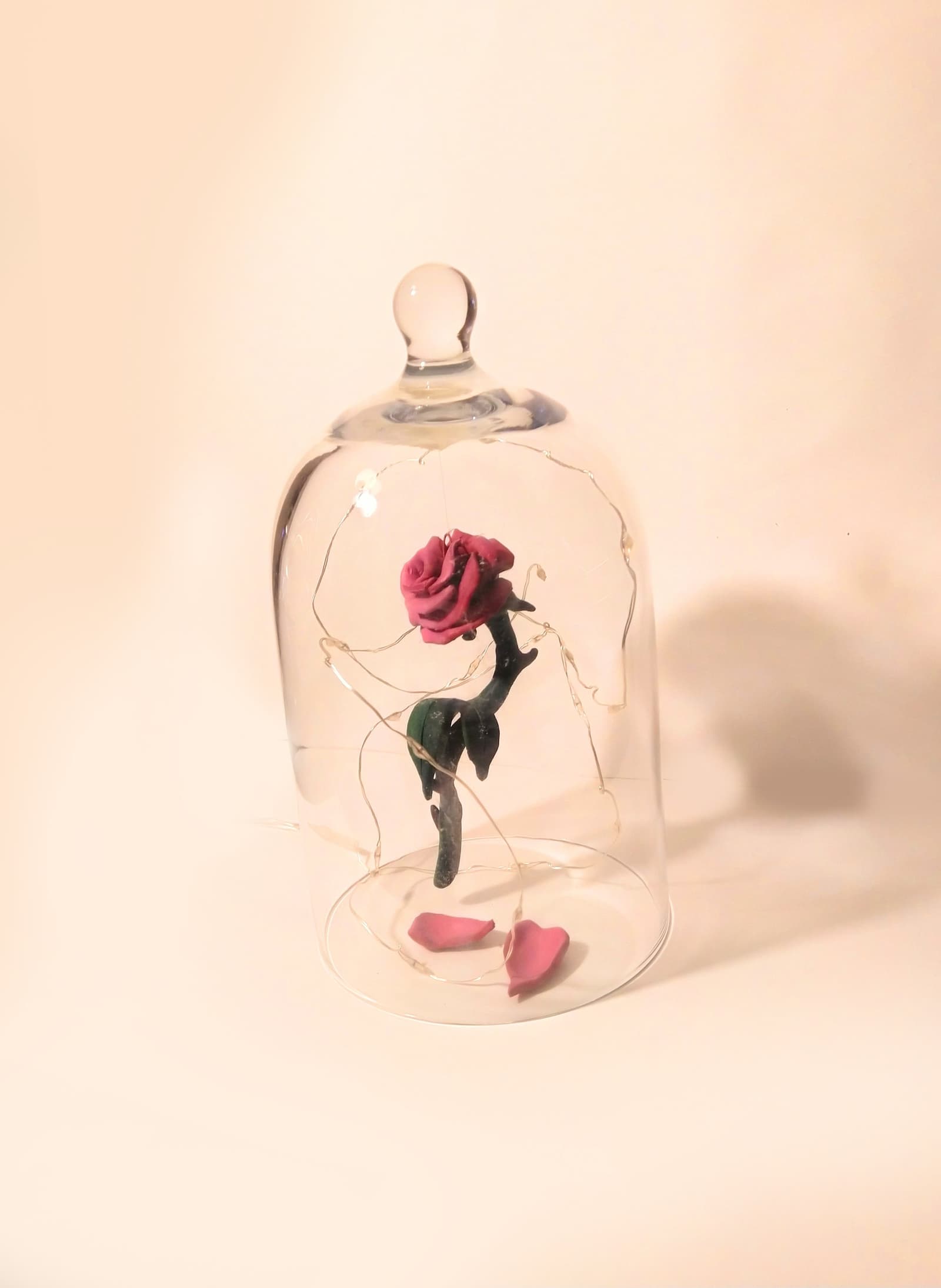 Figura de la Rosa Encantada de la Bella y la Bestia, foto 4