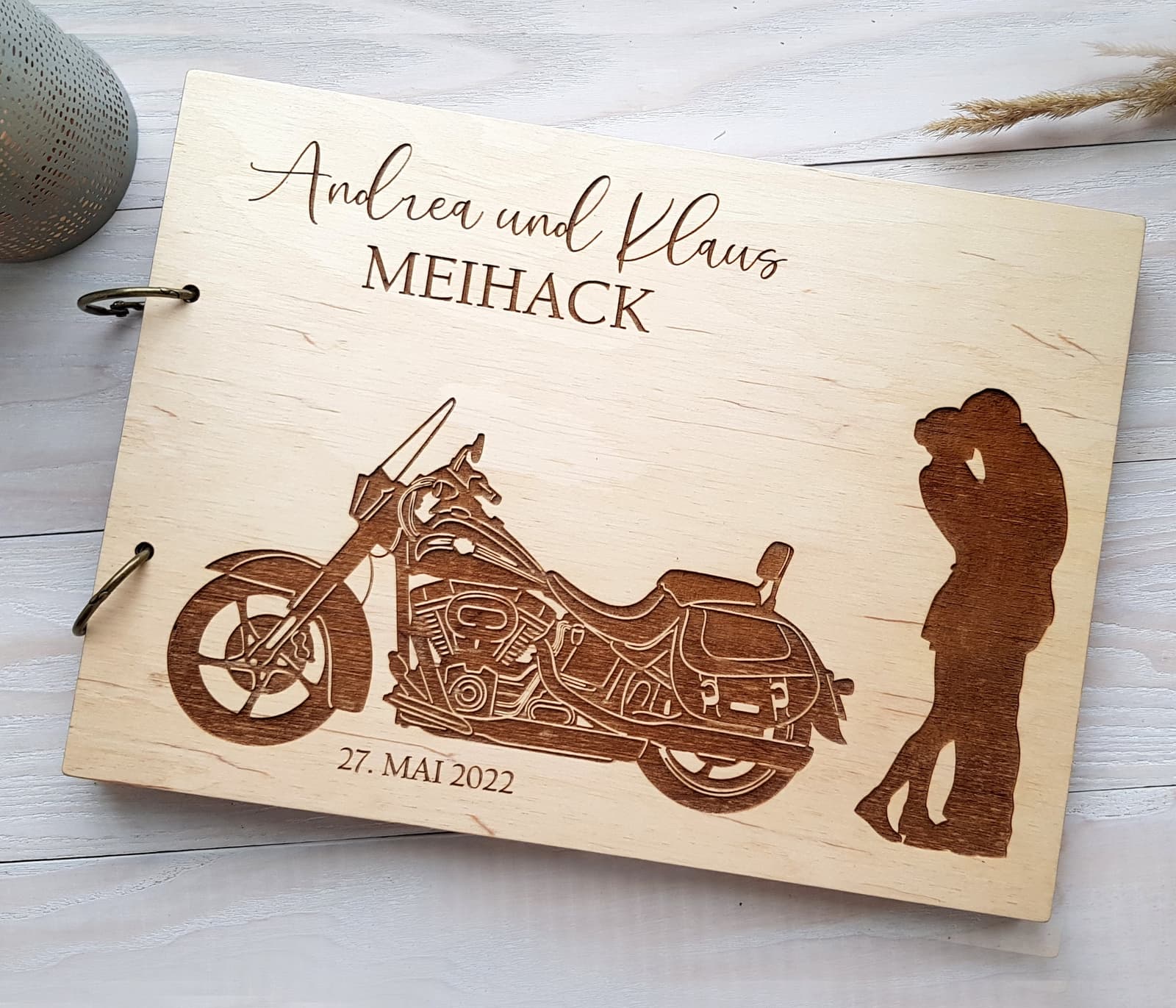 Álbum de boda de madera para pareja motera