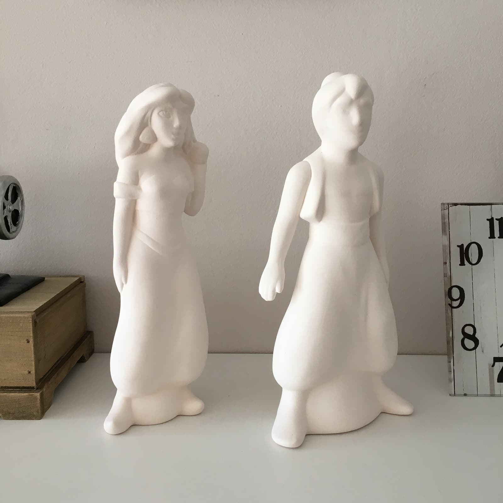 Las dos figuras juntas antes de pintarlas